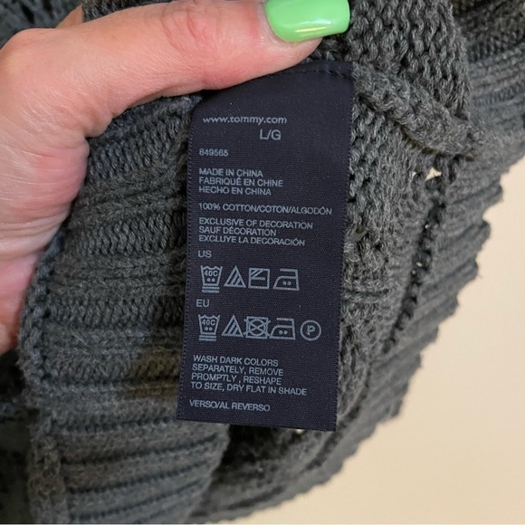 Tommy Hilfiger Crewneck Diamond Shape Loose Knit With Knot Details, Gr… - Picture 6 of 7